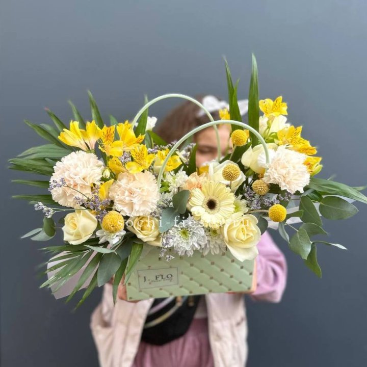 Сумочка с розами "Эпиа" в Королёве