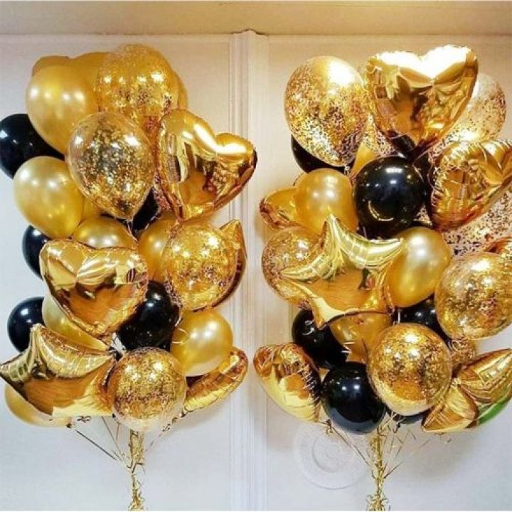 Фонтан шаров "Чёрное золото" в Королёве