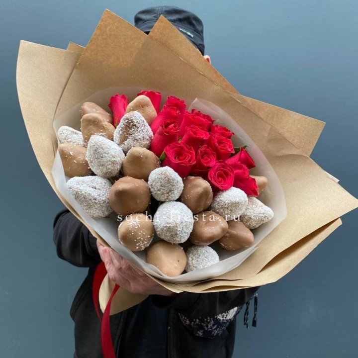 Розы и клубника в шоколаде Мерси в Королёве