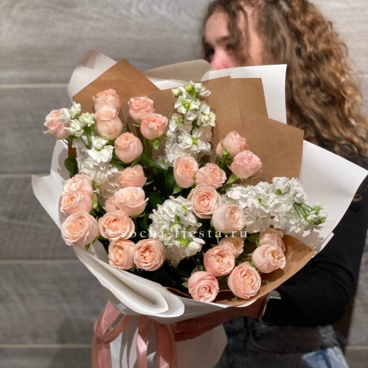 Букет бомбасти и маттиола в Королёве