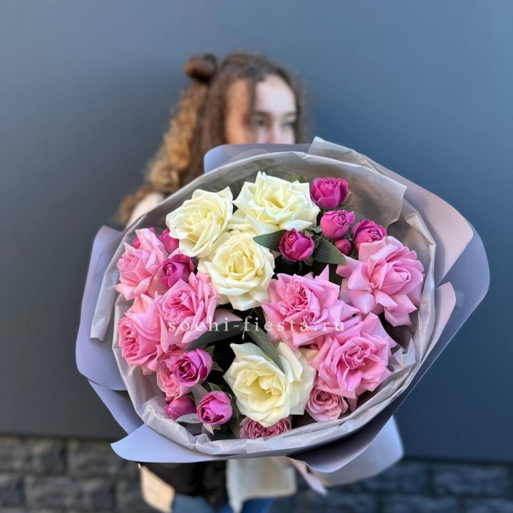 Букет французских и пионовидных роз в Королёве