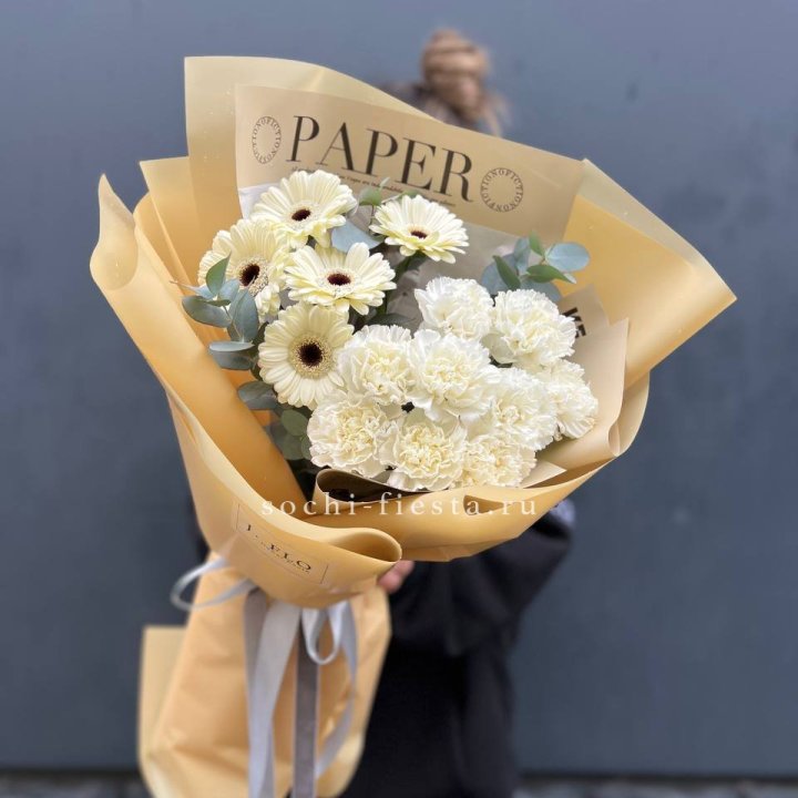  Букет с диантусами и герберами в Королёве