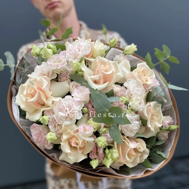  Букет кремовых роз "Мокко" в Королёве