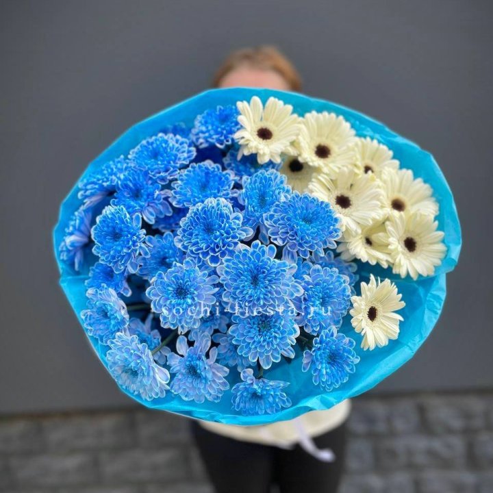 Букет хризантем и гербер в Королёве