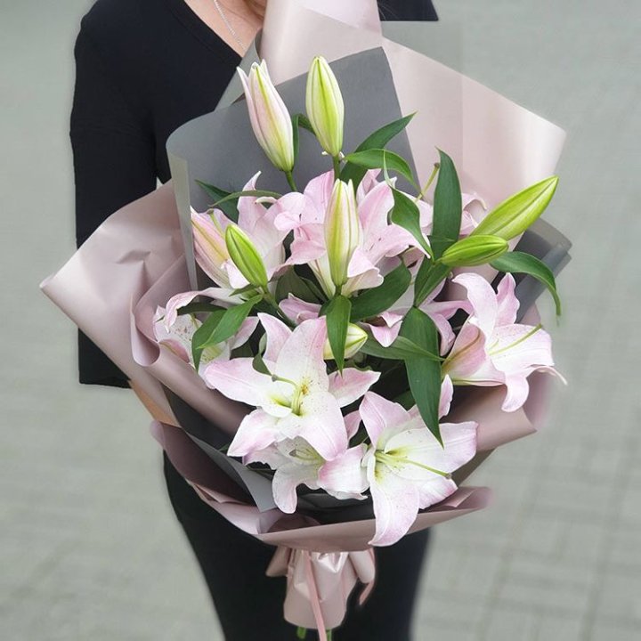 Букет розовых лилий в Королёве