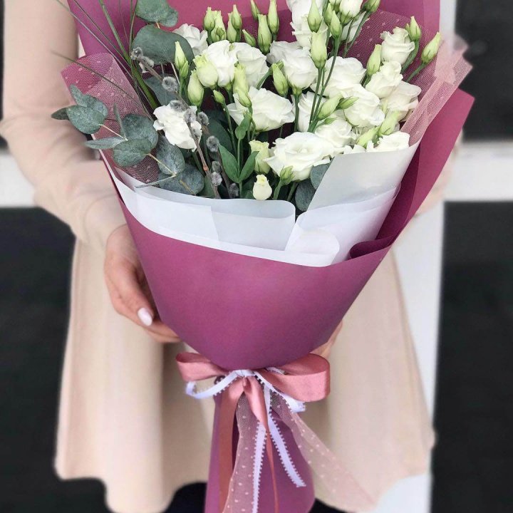 Эустомы с эвкалиптом в Королёве