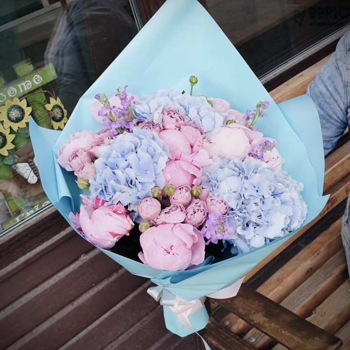 Букет с гортензиями "Блубери" в Королёве