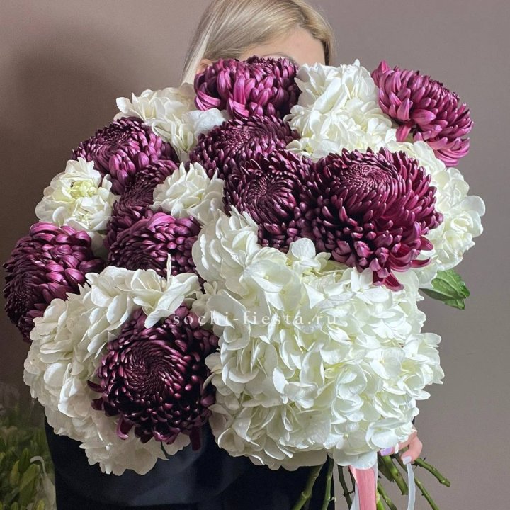 Охапка Бигуди и гортензий в Королёве