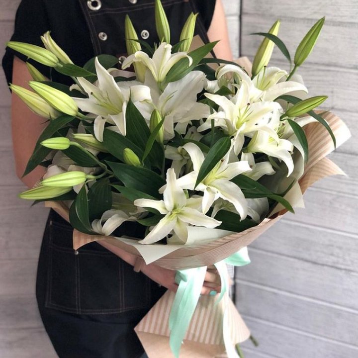 Букет белых лилий в Королёве