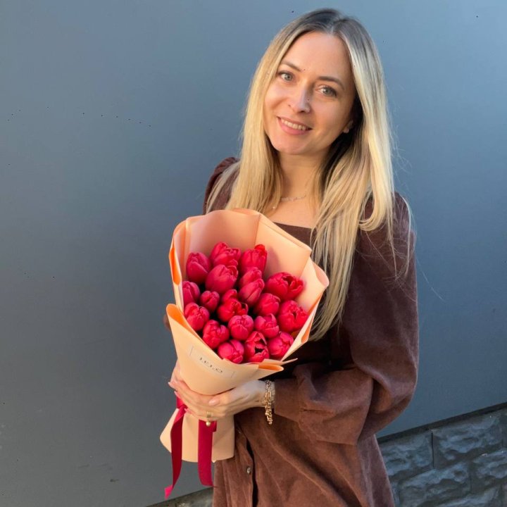  19 красных тюльпанов в Королёве