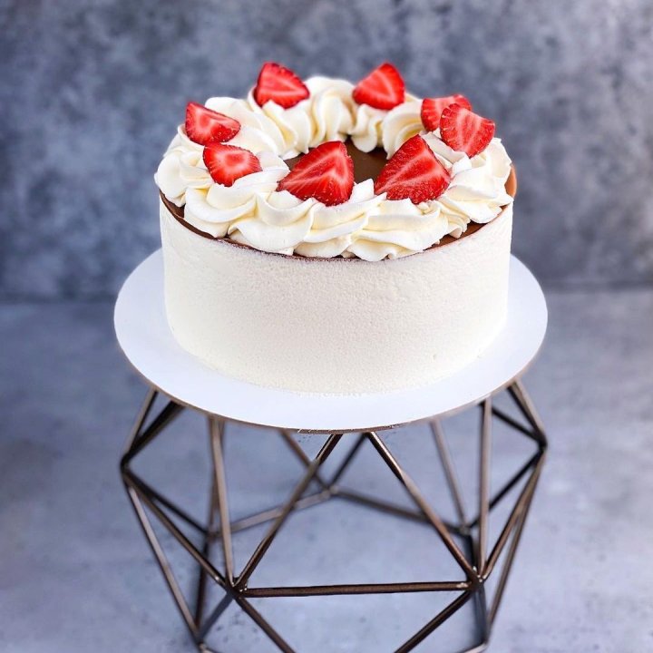 Торт "Клубника со сливками" в Королёве