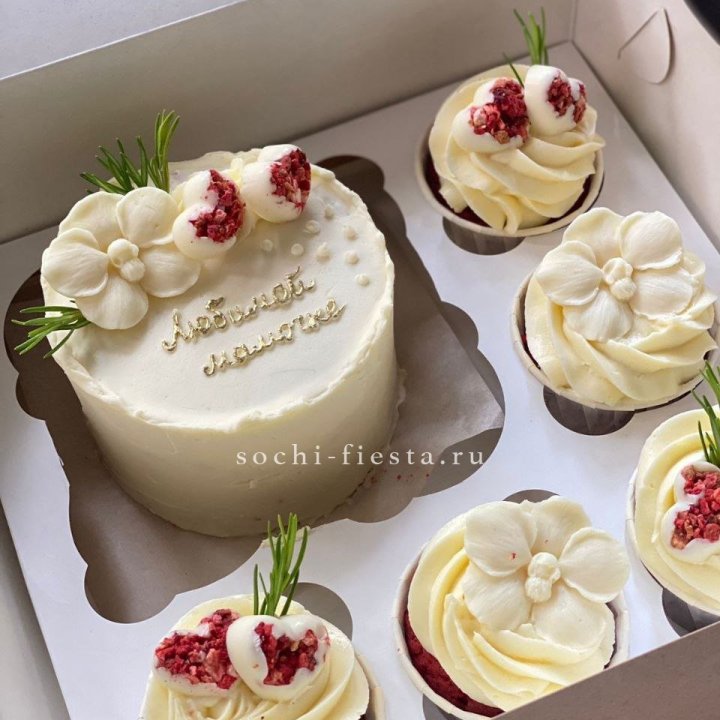 Капкейки и бенто-торт "Мамочке" в Королёве