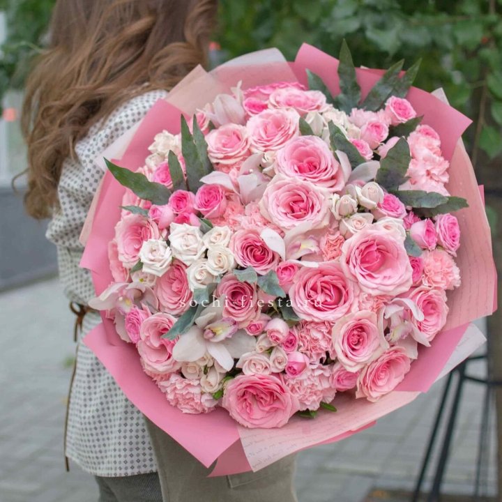 Дизайнерский букет "Барби" в Королёве