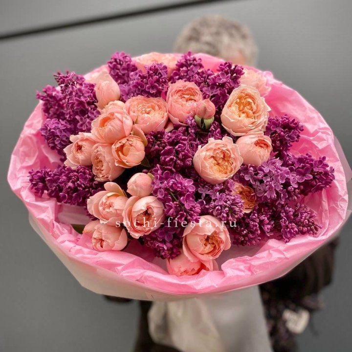  Дуо букет из кустовых роз и сирени в Королёве