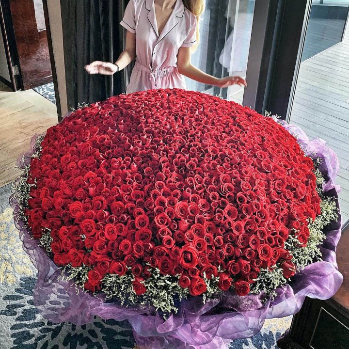 1001 роза в Королёве