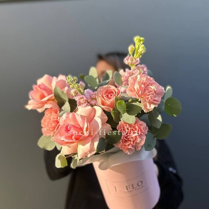 Цветы в боксе "Сизара" в Королёве