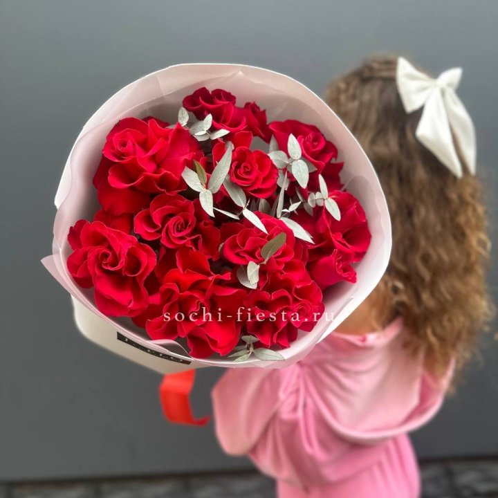 11 Красных французских роз в Королёве