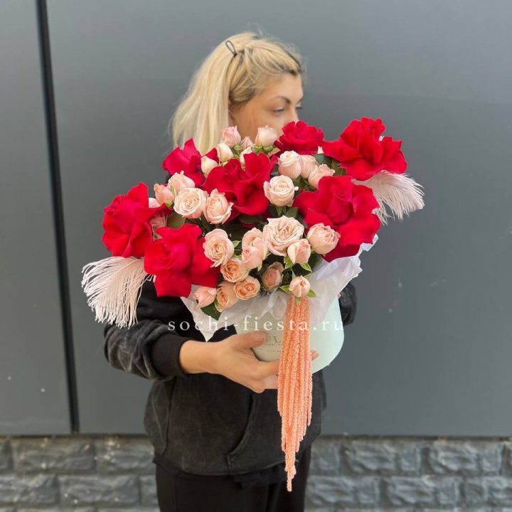 Бокс с нежными розами  в Королёве