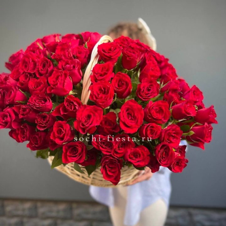 121 красная роза в корзине   в Королёве