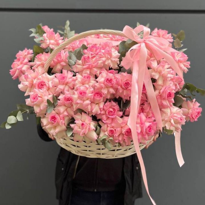 51 розовая роза в корзине в Королёве