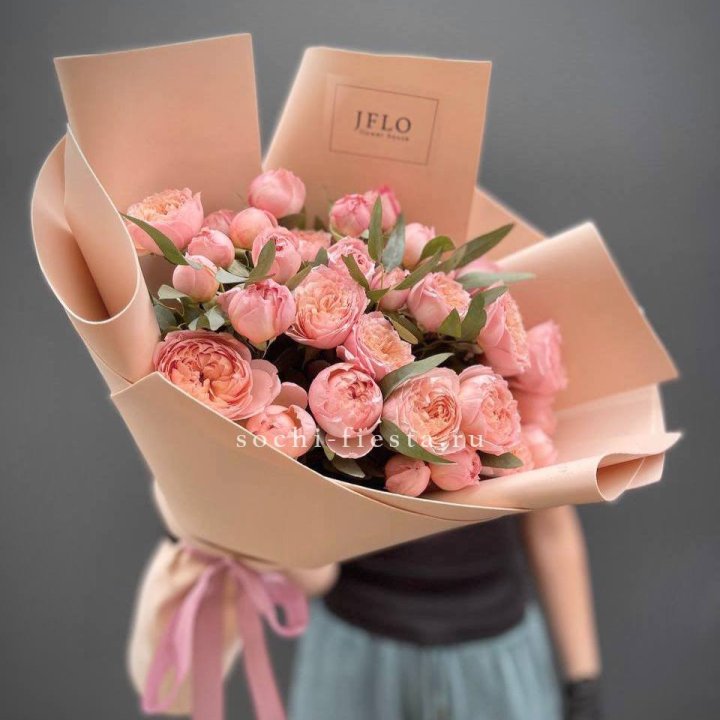 Букет из 9 кустовых роз Джульетта в Королёве