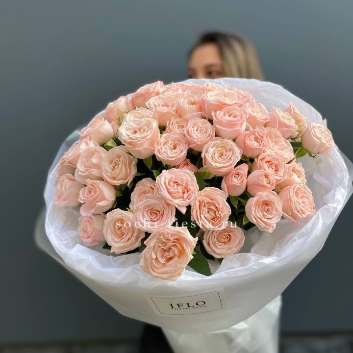 Букет кустовых роз Бомбастик в Королёве