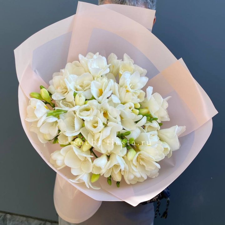 Букет белых фрезий  в Королёве