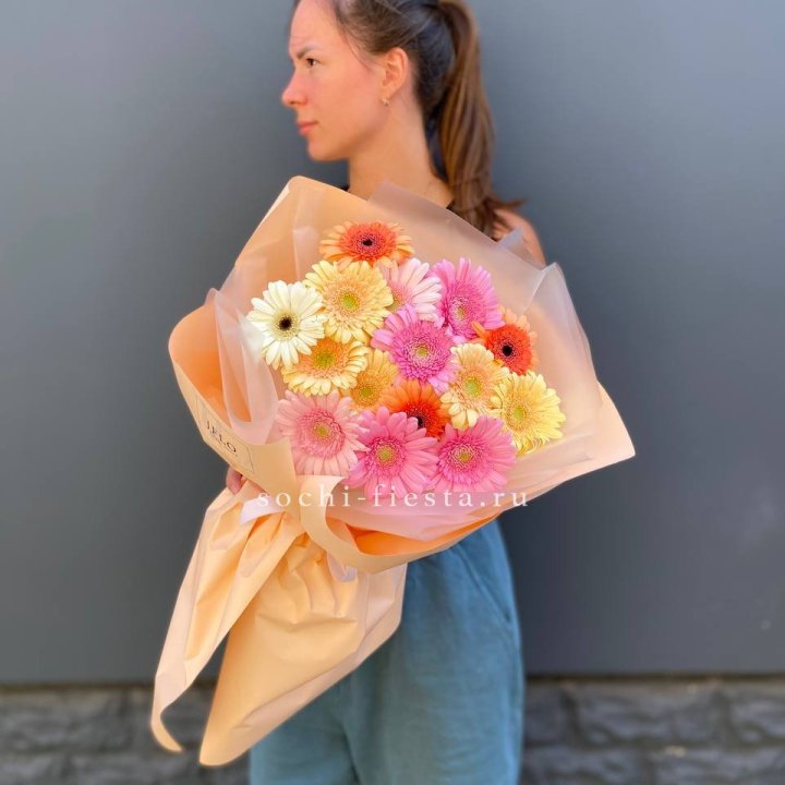 Букет разноцветных гербер в Королёве