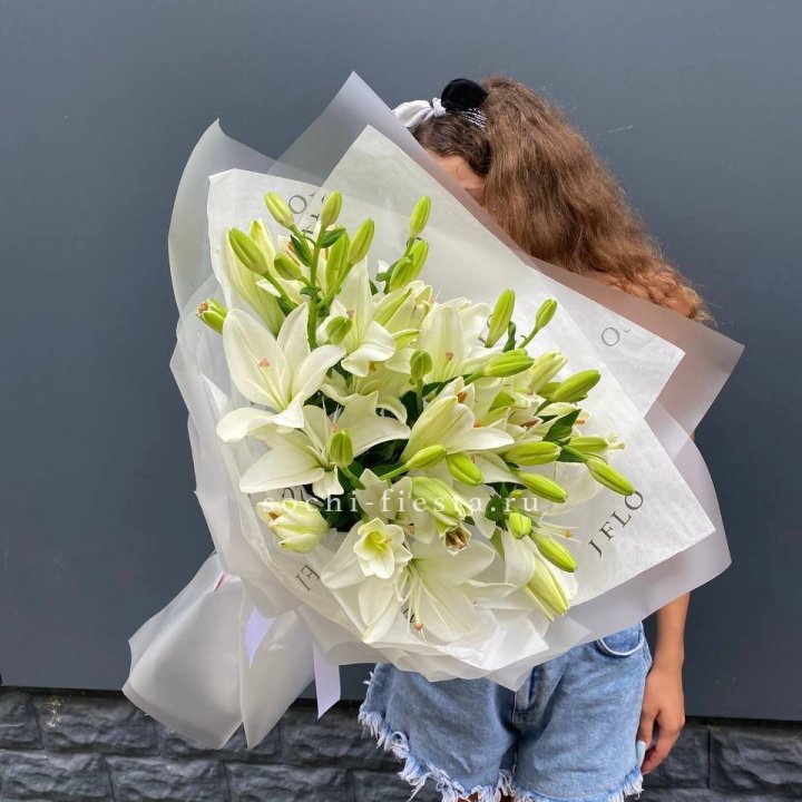 Букет  лилий "Воздушный"  в Королёве