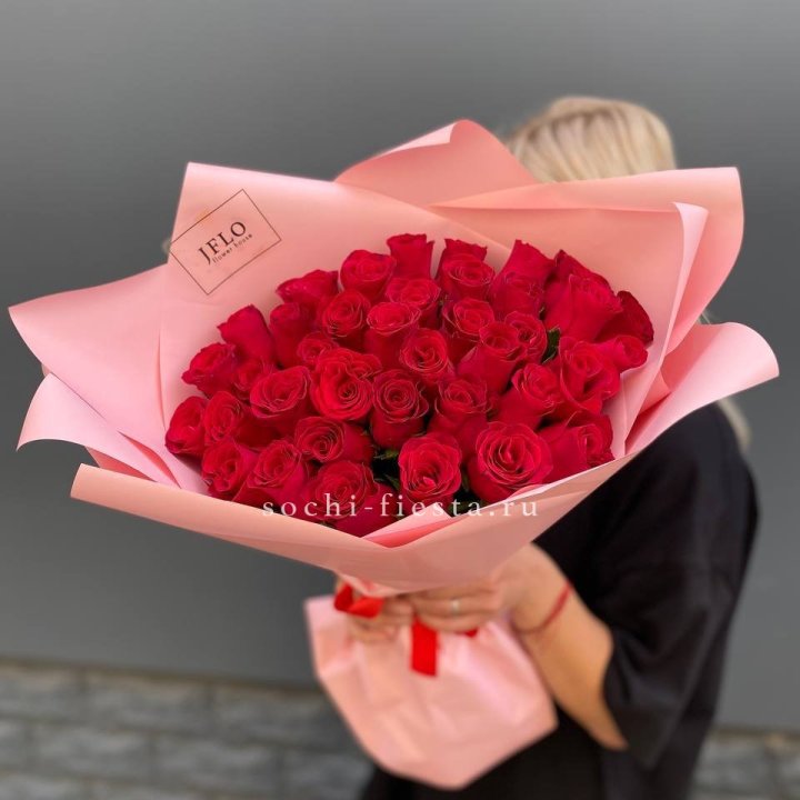 35 красных роз в Королёве