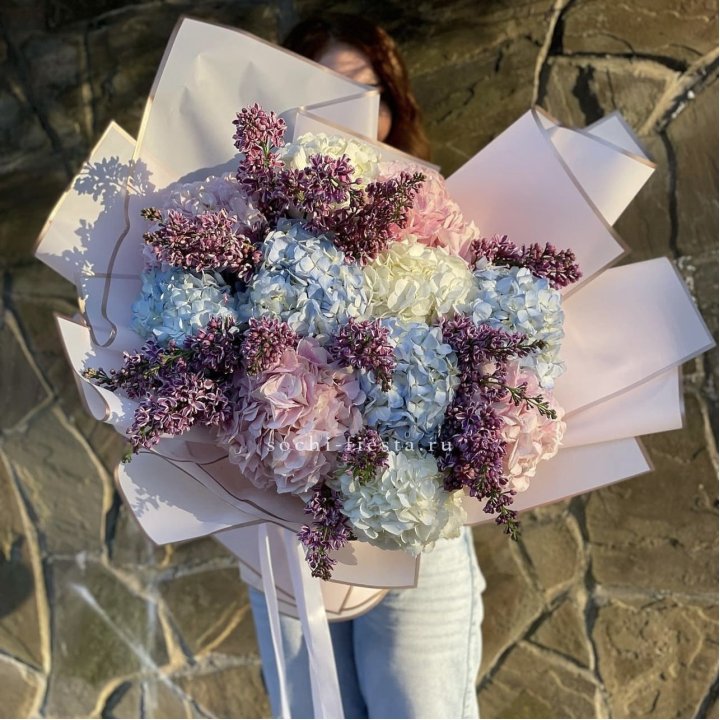 Букет гортензии с сиренью в Королёве