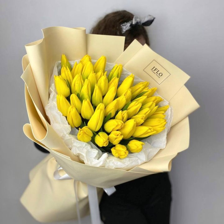 51 жёлтый тюльпан в Королёве