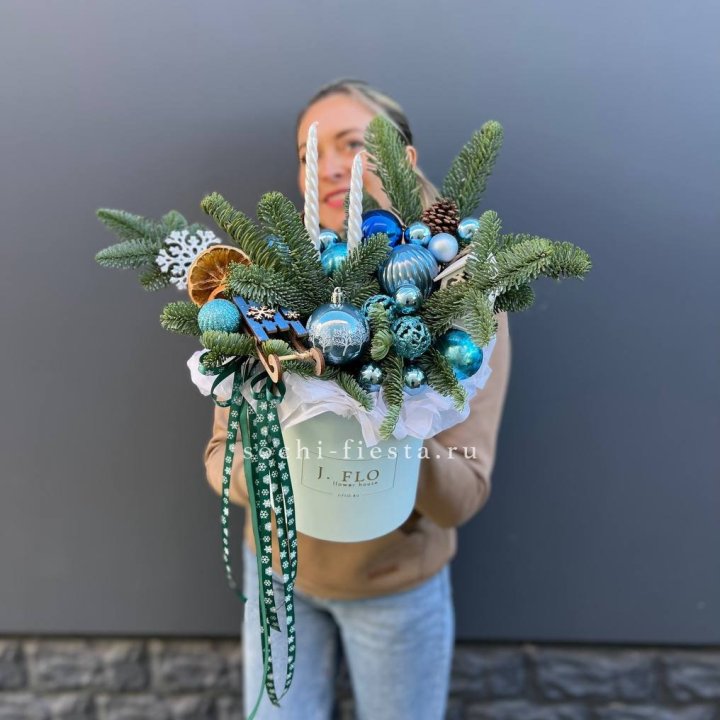 Композиция "Мери крисмас блю" в Королёве