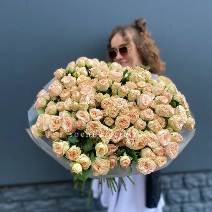 51 пионовидная роза в Королёве