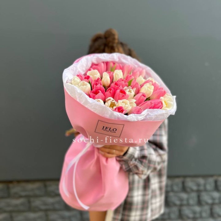 51 бело-розовый тюльпан в Королёве