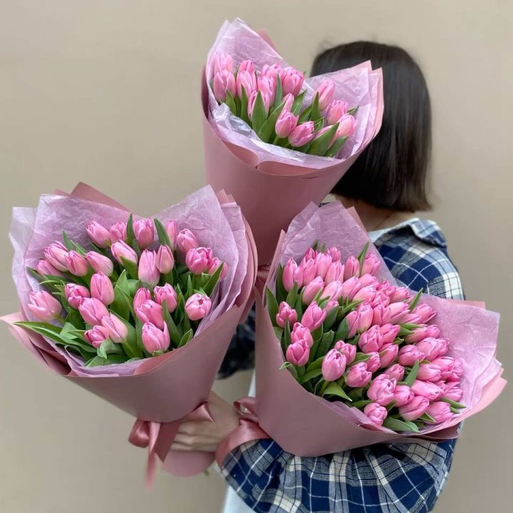 Букет розовых тюльпанов в Королёве