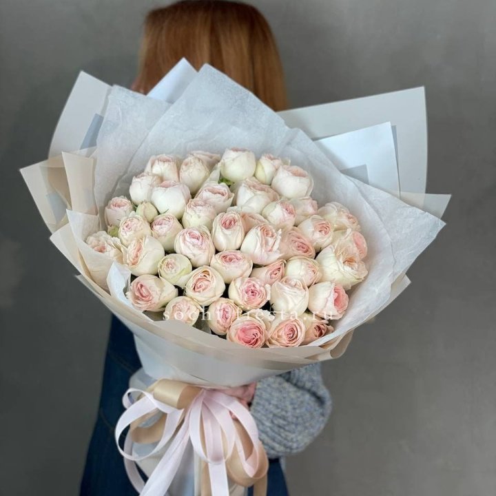 Букет пионовидных роз Пур лав в Королёве