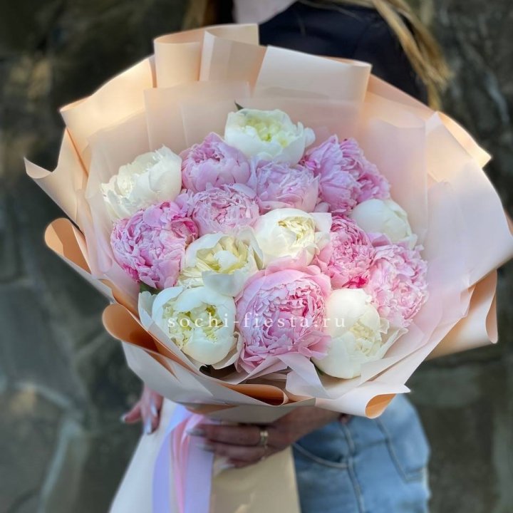Букет 15 зефирных пионов в Королёве
