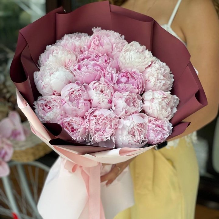 Букет 17 зефирных пионов в Королёве