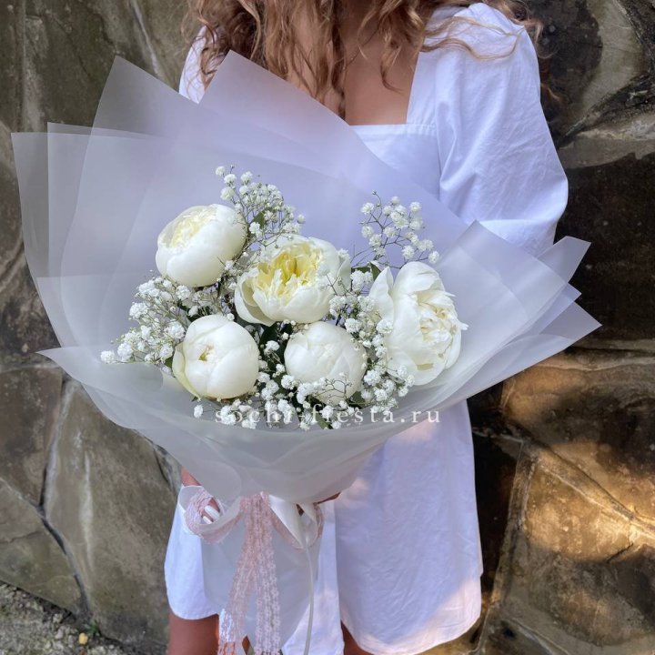 Букет белых пионов "Файв" в Королёве