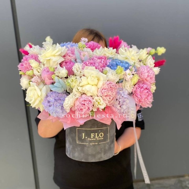 Цилиндр с пионами "Аса" в Королёве