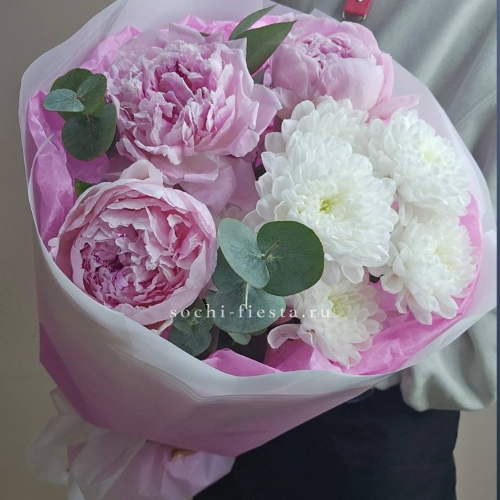  Букет комплимент с пионами в Королёве