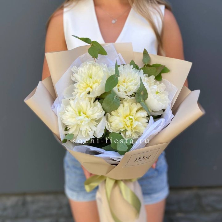  Букет белых пионов в Королёве