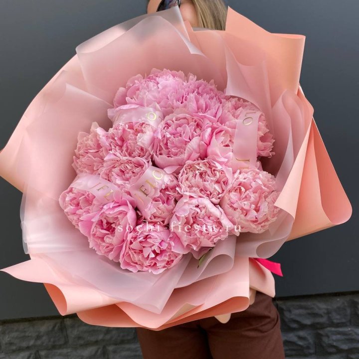 15 пионов "Монинг" в Королёве