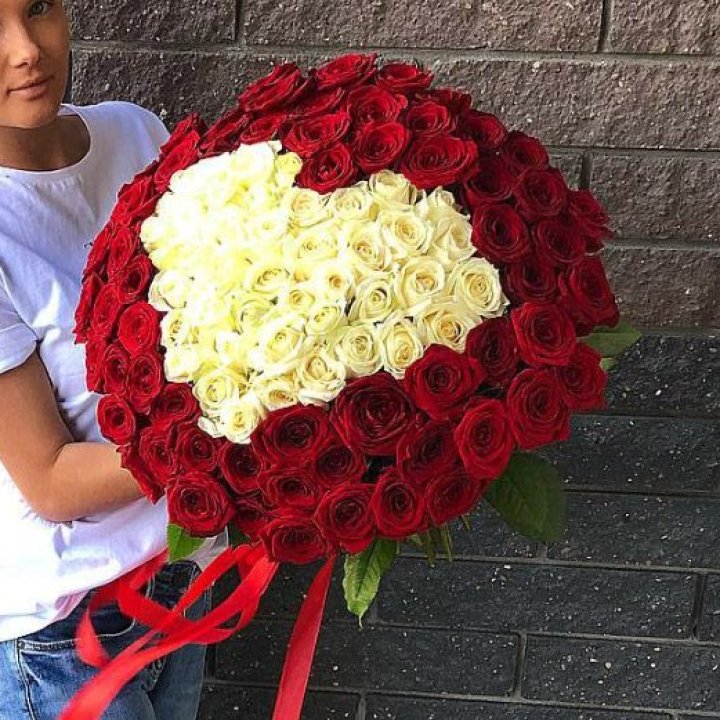 101 роза "Сердце" в Королёве