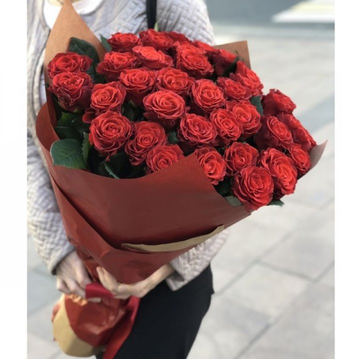 29 высоких роз  в Королёве