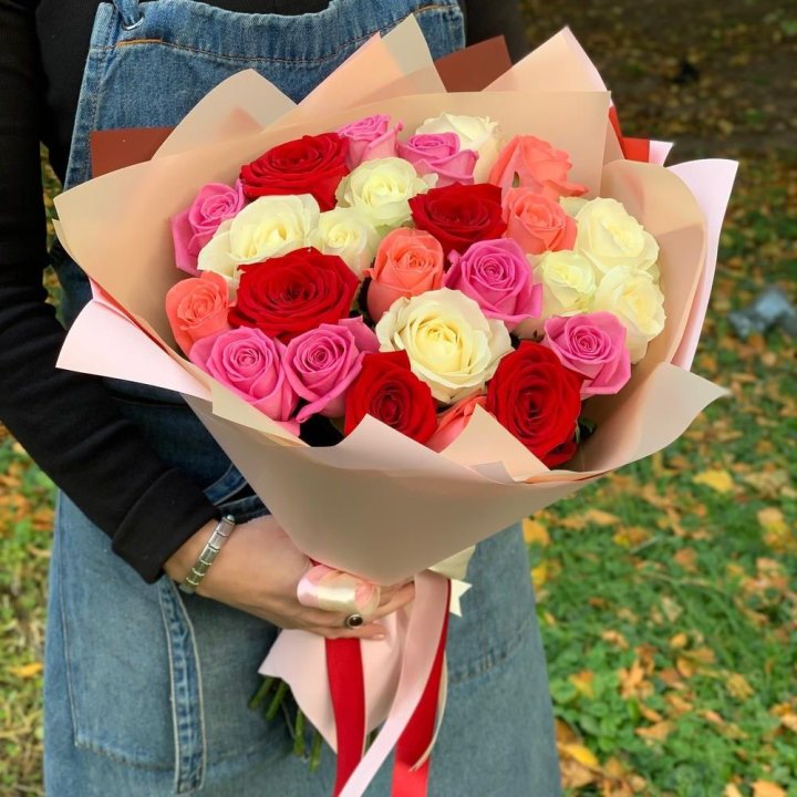 25 роз "Карусель" в Королёве