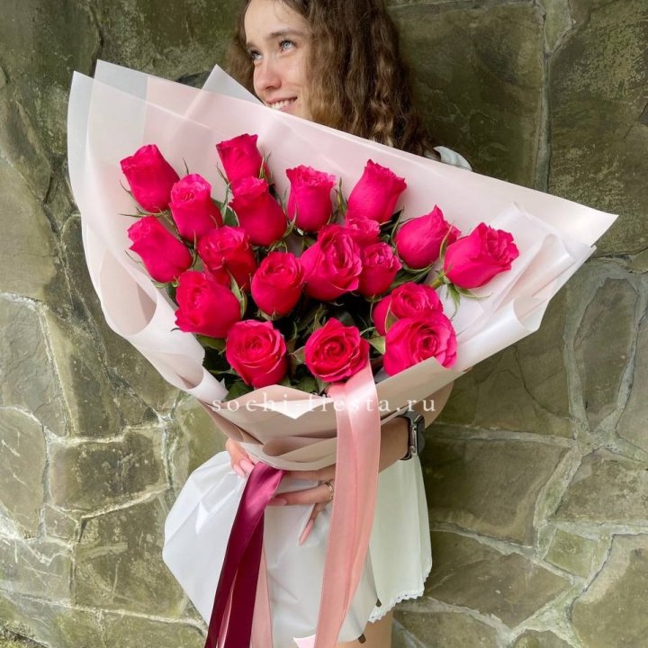 19 алых роз в Королёве