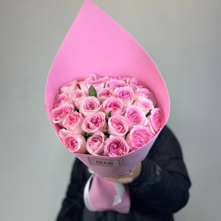 25 нежных роз в Королёве