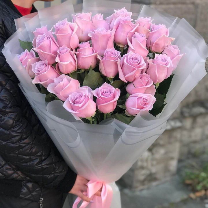25 высоких розовых роз в Королёве